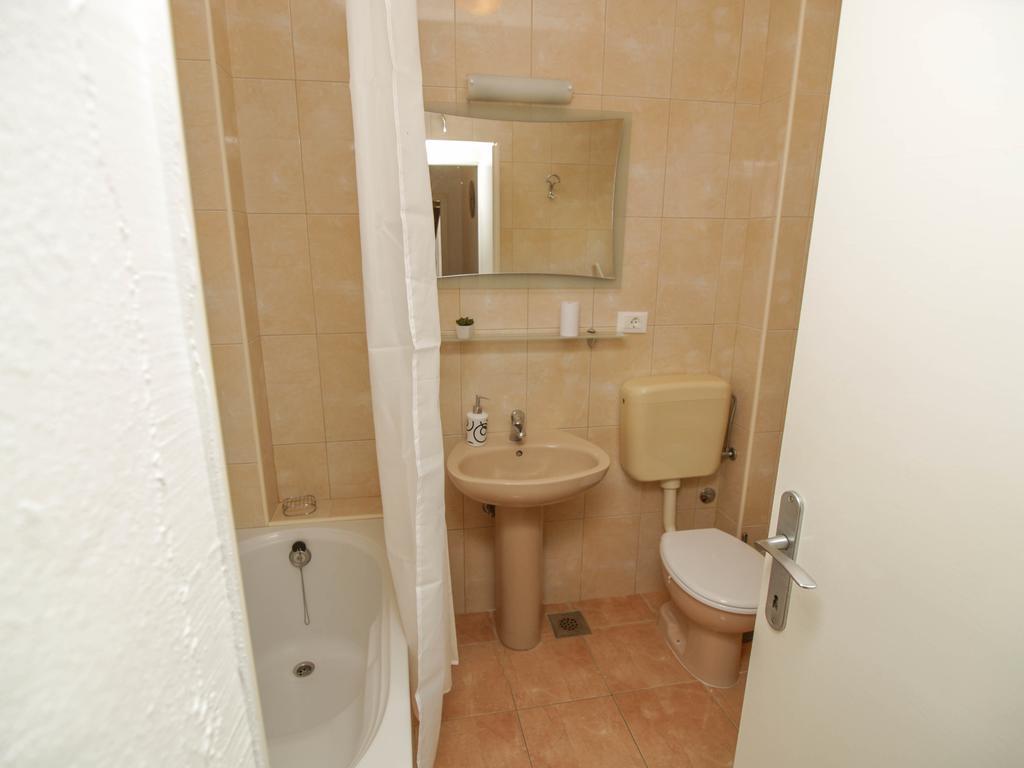 Apartments And Rooms Villa Dona Makarska Kültér fotó