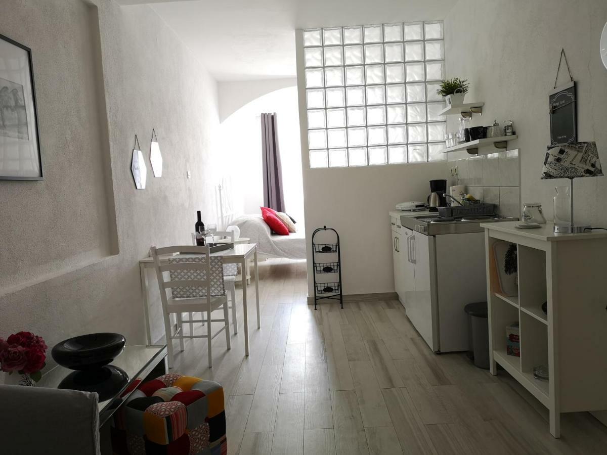 Apartments And Rooms Villa Dona Makarska Kültér fotó